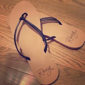 Roxy Flip Flops Size 9